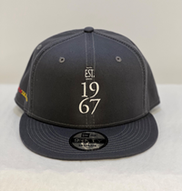 AUTHENTIC NEW ERA 9 FIFTY FLAT BILL SNAPBACK BASEBALL CAP w/1967 LOGO